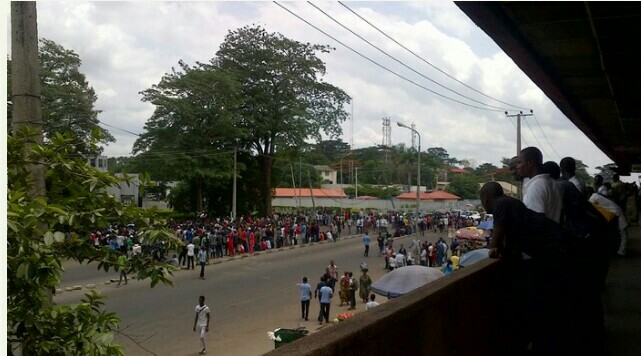 UI SHUT AS STUDENTS PROTEST AGAINST MANAGEMENTS INABILITY TO PROVIDE I.D CARDS AND BAN ON ELECTRICAL COOKING APPLIANCES